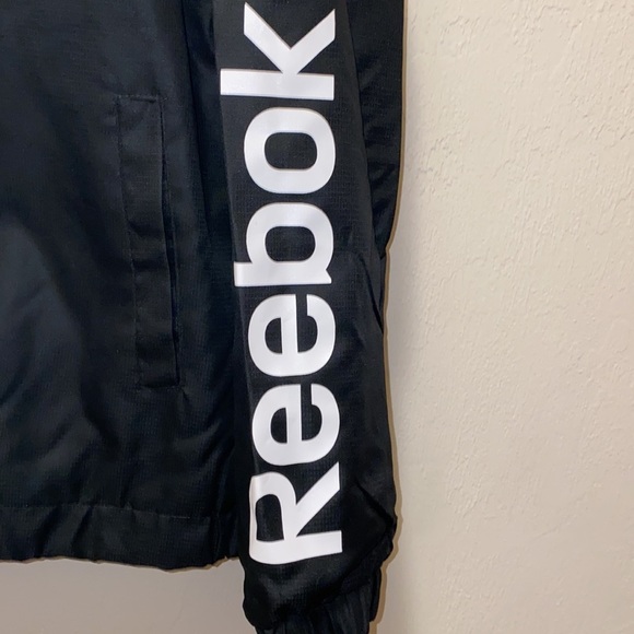 𝅺REEBOK zip-up, color-block windbreaker, size L (women’s) - Picture 3 of 13